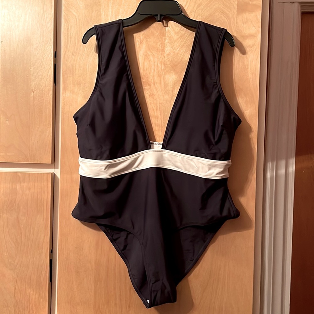 CUPSHE Women’s Deep V Neck Plunge Swimsuit Size XL NWT